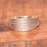 Petite bague ethnique Kimae évasée ciselée argent