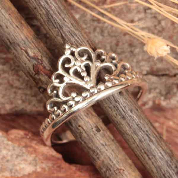 Comment choisir une bague fantaisie