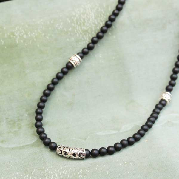 Collier Fantaisie Ethnique – Perles Noires Gravées, Verre/terre Cuite, 118 Grammes, Occasion