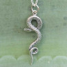 Collier porte bonheur Adelinda serpent argent ciselé