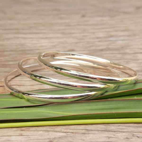 Lot De 3 Bracelets Rigides Argentés – Style Semainier, Léger Et Pas Cher !