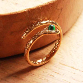 Bague fantaisie acier doré serpent enroulé oeil malachite verte