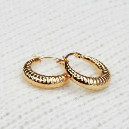 Boucles d'oreilles créoles cubaines ciselées en acier doré