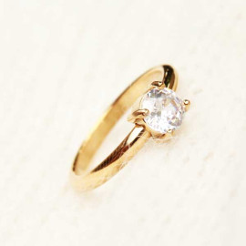 Bague de fiançailles Gaby solitaire 4 griffes oxyde de zirconium 6 mm