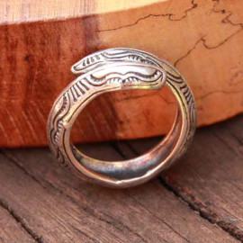 Bague ouverte Duality serpent ciselé