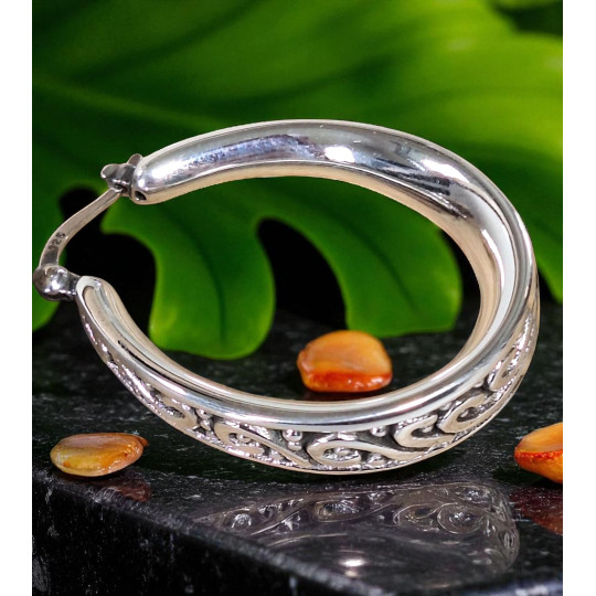 Boucles d'oreilles créoles épaisses avec motifs