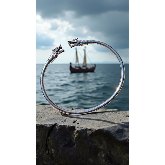 "Bracelet Dragon : l'argent, la force, le style !"