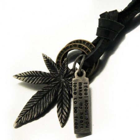 Collier fantaisie feuille de cannabis et breloques laiton