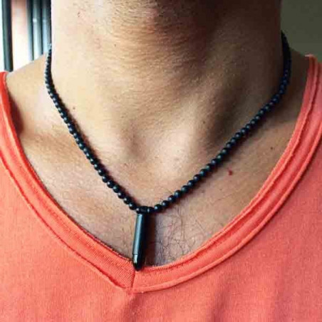 Collier fantaisie homme agates noires et cartouche acier