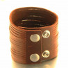 Bracelet manchette Mayden en cuir marron ajustable au poignet