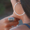 Bague large ovale Sunitha arabesques d'argent