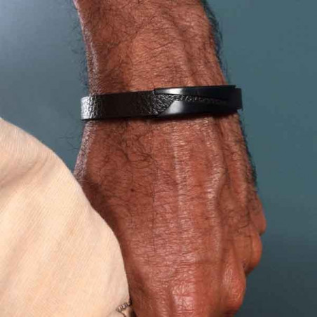 Bracelet fantaisie homme Guga cuir noir et plaque acier