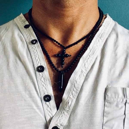 Colliers fantaisie homme en agates noires mat croix et cartouche