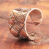 Bague ouverte ethnique Sagita ciselée en argent