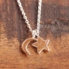 Collier fin lune et étoile en pendentif