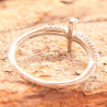 Bague croix en argent sertie de pierres noires