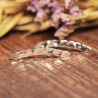 Bijou d'oreille ligne martelée sur le lobe