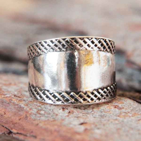 Bague ethnique large évasée Madara en argent