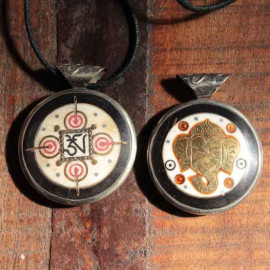 Collier Népalais Ganesh Ôm et double Dorje