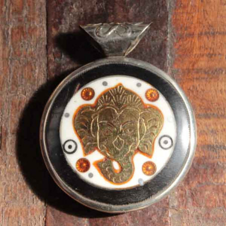 Médaillon protecteur tête de Ganesh artisanat Népalais - Verso