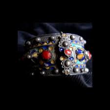 Bracelet de cheville rigide empierré