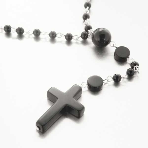 Collier chapelet perles et croix en agate noire Collier chapelet perles et croix en agate noire