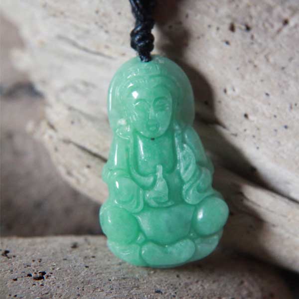 Collier Bouddha en jade vert véritable Collier Bouddha en jade vert véritable