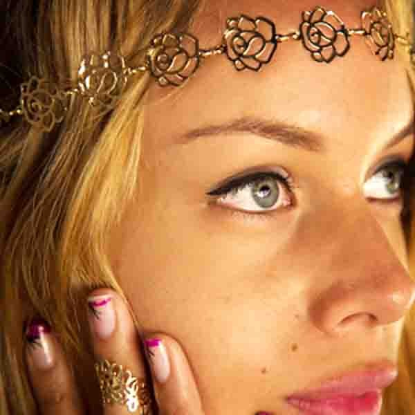 Bijou de tête couronne de fleurs en métal doré