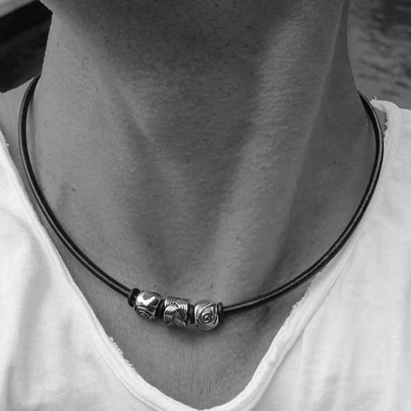 ras de cou masculin en acier et acier ras de cou masculin en cuir et acier
