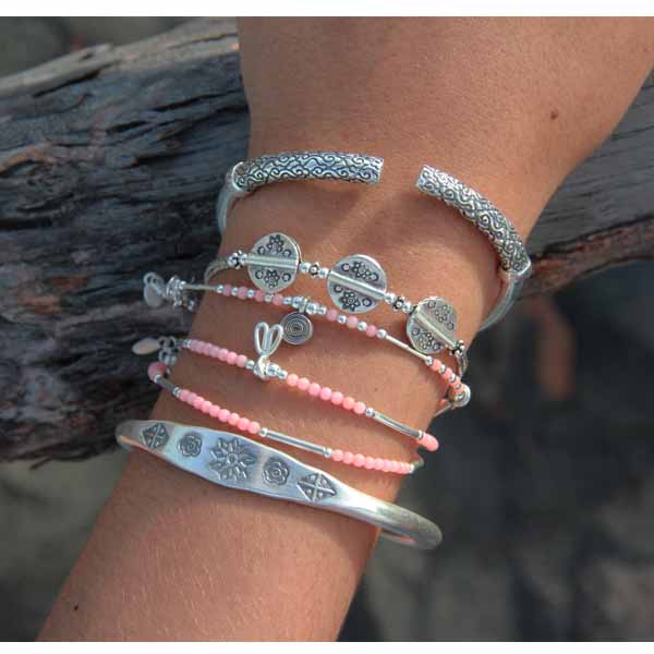 Bracelets en argent, corail rose et jonc pour femme Bracelets en argent, corail rose et jonc pour femme